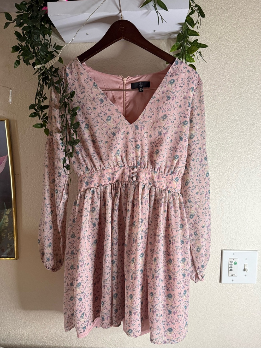 Missguided Pink Floral V-Neck Mini Dress